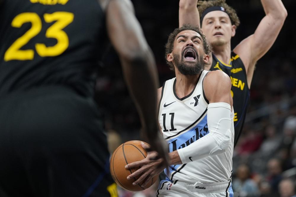 NBA：马刺惨遭连败 文班亚马表现亮眼