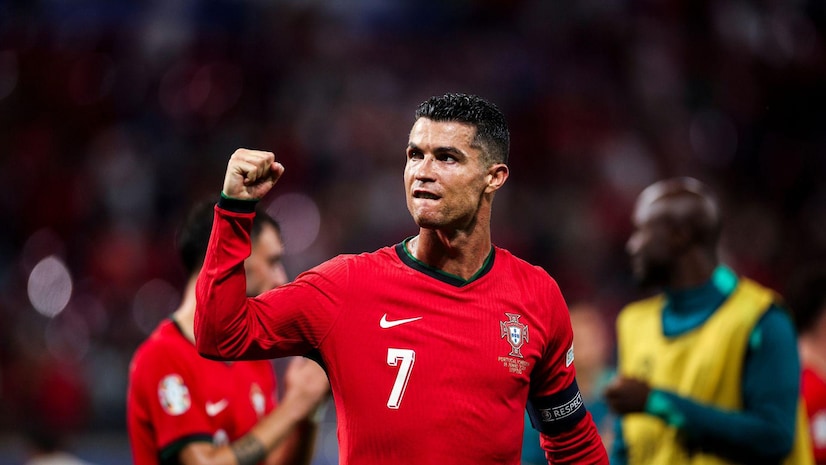 热爱皆平等，河南球迷赛前在球场外声援阿奇姆彭